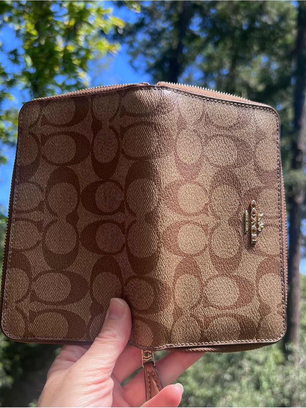 COACH Medium Signature Brown Wallet with Gold Hardware AUTHENTIC - Picture 4 of 13